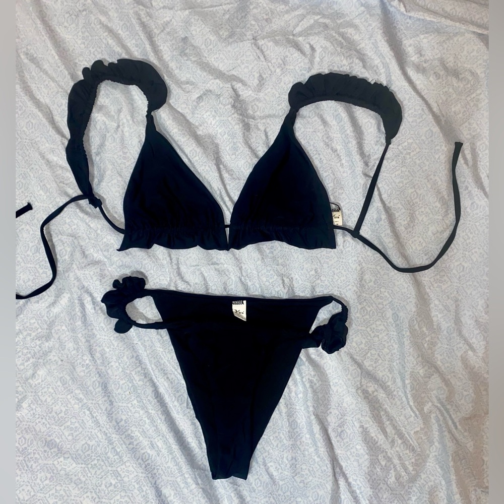 Yira Black Ruffled Bikini Set medium